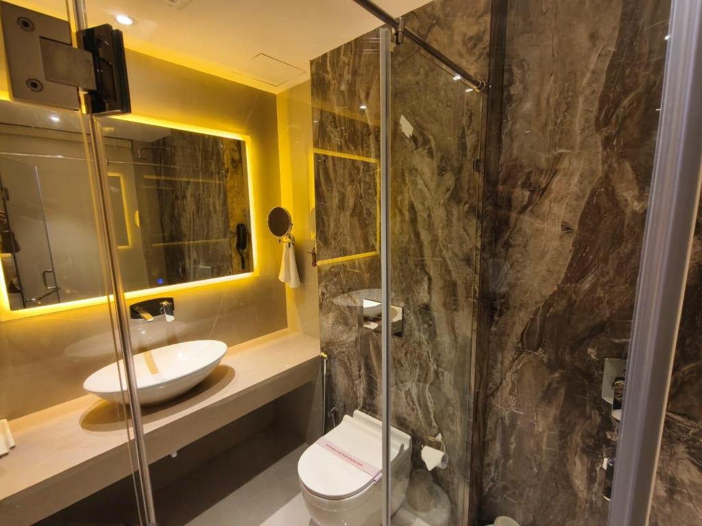 Room image 3