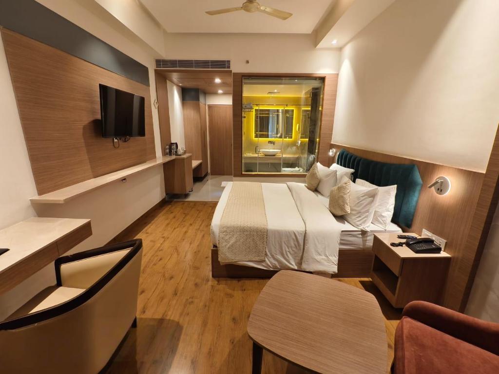 Room image 4