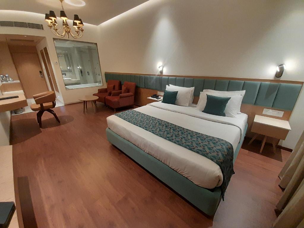 Room image 5